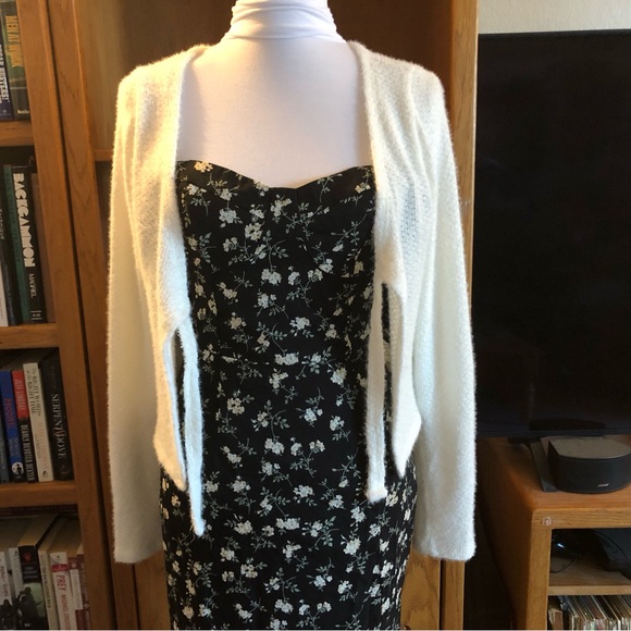 EUC Hollister Tie-Front Cropped Cardigan - Picture 2 of 5